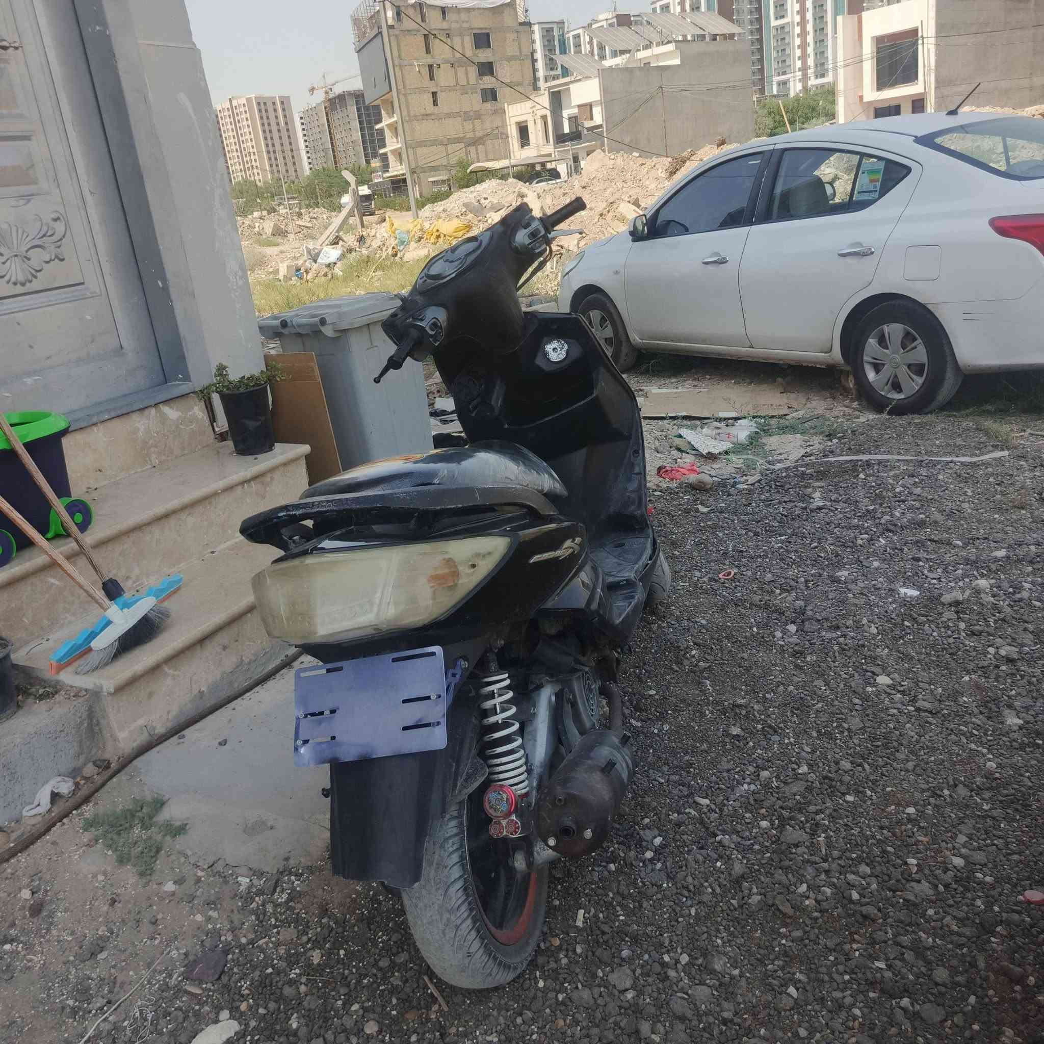 سكنس فحل للبيع المكينة خرسه تجفيت جديد بكلايت اشاير عداد كله شغال والدراجة خير من الله عندك فقط مال البانزين يراد تبديل وكابريتر  مكاني الغزالية السعر 500 وبيها مجال بسيط آلمو شراي لا يتعبني متواجد خط وتساب***********
