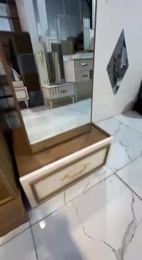 غرفه تركيا مستعمله نضيفه بيها ضرر قليل 9قطع  سعرها 750 او بيها مجال 07...