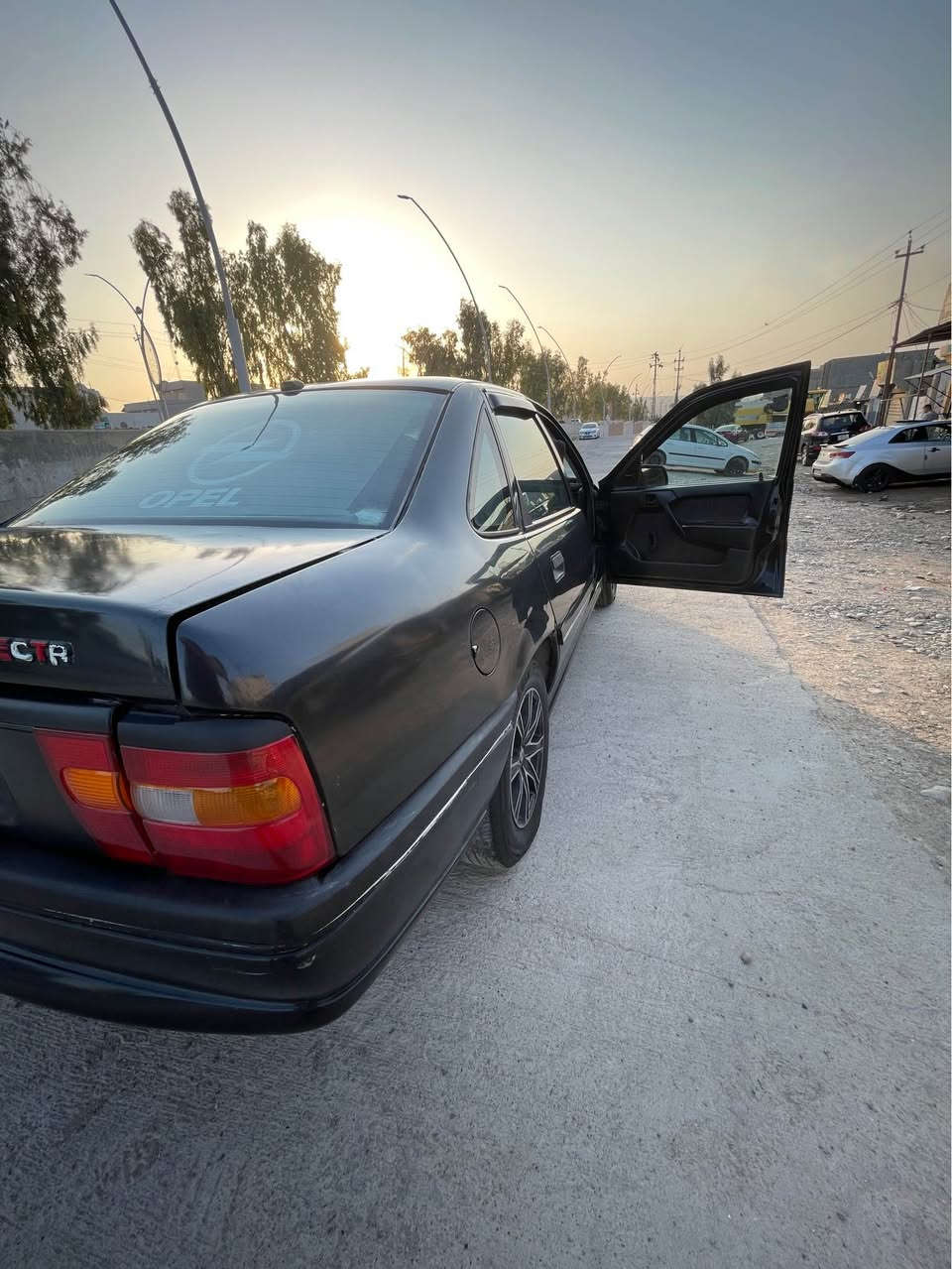 اوبل فكترا موديل 92محرك 20 كير عادي ابشرط كير محرك كهربائي كلها شرط صبغ جماليه بدون ضربه شرط تحويل وكاله  سعر 35$ رقم الهاتف ***********
*********** كركوك, العراق

