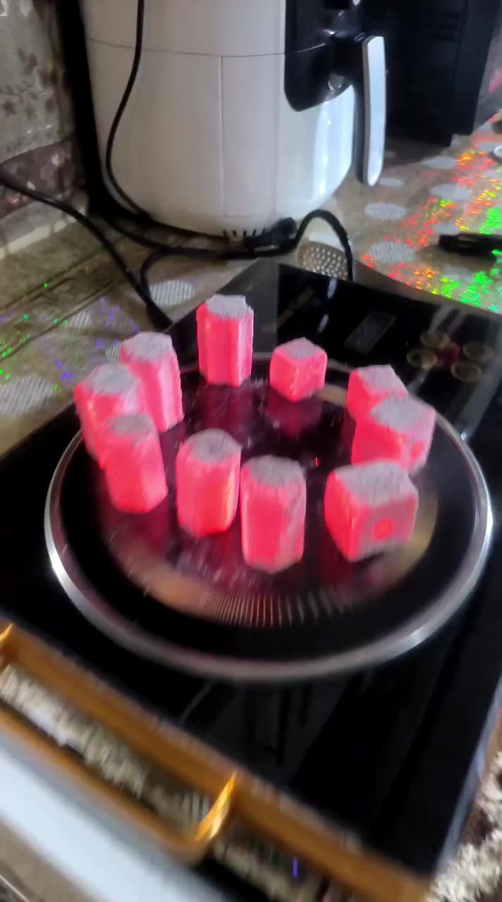 السلام عليكم.
فحم دكتور كاربون الغني عن التعريف أشكال مختلفة 
للتواصل معنا الاتصال على الرقم التالي 
***********
