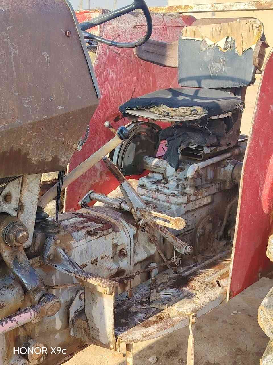 السلام عليكم ورحمة الله وبركاته تركتر فورگسن انگليزي للبيع شغال نگره سلف جاهز الاستفسار على الرقم ***********
