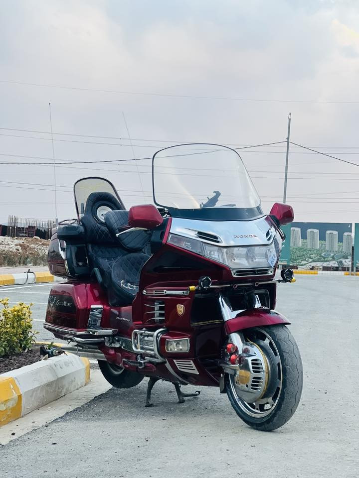 كاكه سلاوي خواي گه وره له هه مو لايه ك ئه م   Gold wenk مان هه يه بؤ فروشتن  ماتؤره كه بي مه سره فه  مؤديلي ١٩٩٨ته  ماتوره كه بي ره قه مه 
شوين/سليماني
مشته ري نيت سه رم مه يه شينه
***********
