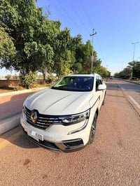 رينو كوليوس 2023 فول مواصفات ، رقم بغداد ، ماشية 18,000 كم  سيارة نظيف...