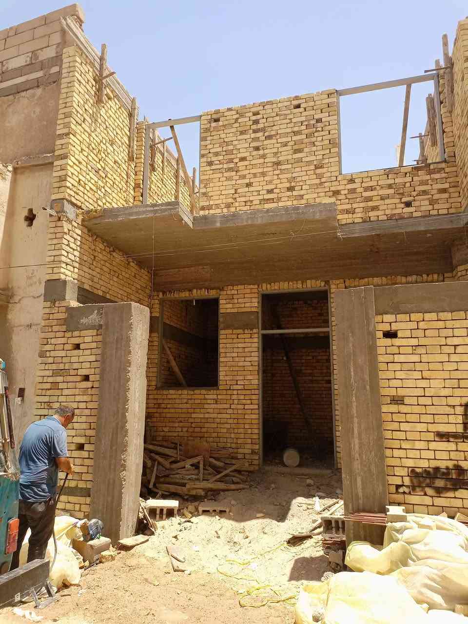 تم والحمد لله اكمل هيكل الجمهوريه الئ مرحلة الرباط الطابق الاول 
...
للتواصل ..... 
***********
