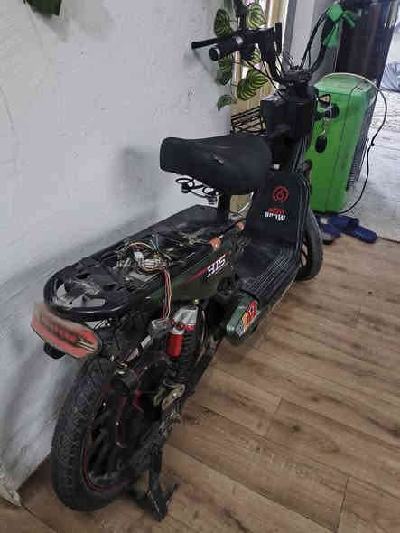 السلام عليكم دراجه شحن للبيع حجم 20 بيه بصمه وجهاز انذار اشاير يمنه ويسره امرايه وحده نقص السعر 210 وبيه مجال مكاني بغداد الزعفرانية للاستفسار *********** أو ***********
