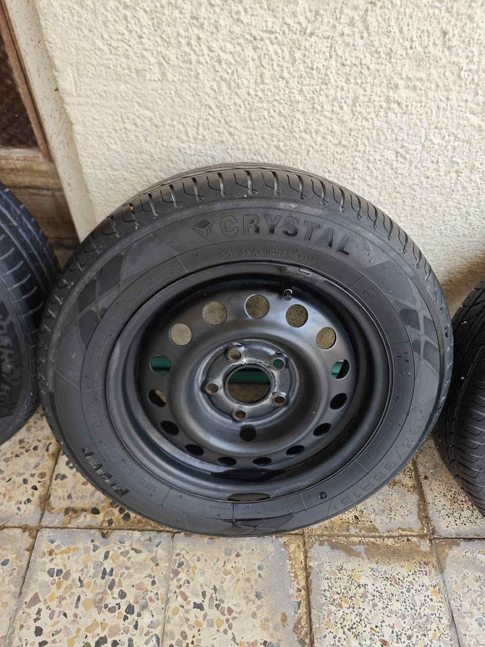 السلام عليكم ويل وتاير تخم للبيع حجم 15/65/195 مال النترا السعر 300 وبي مجال تواصل *********** موجود واتساب
