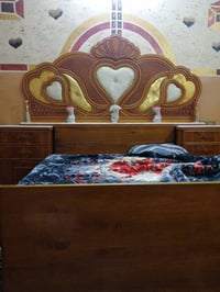 غرفه اخشاب • خشب درجة أولى • مستخدمة ٤ أشهر