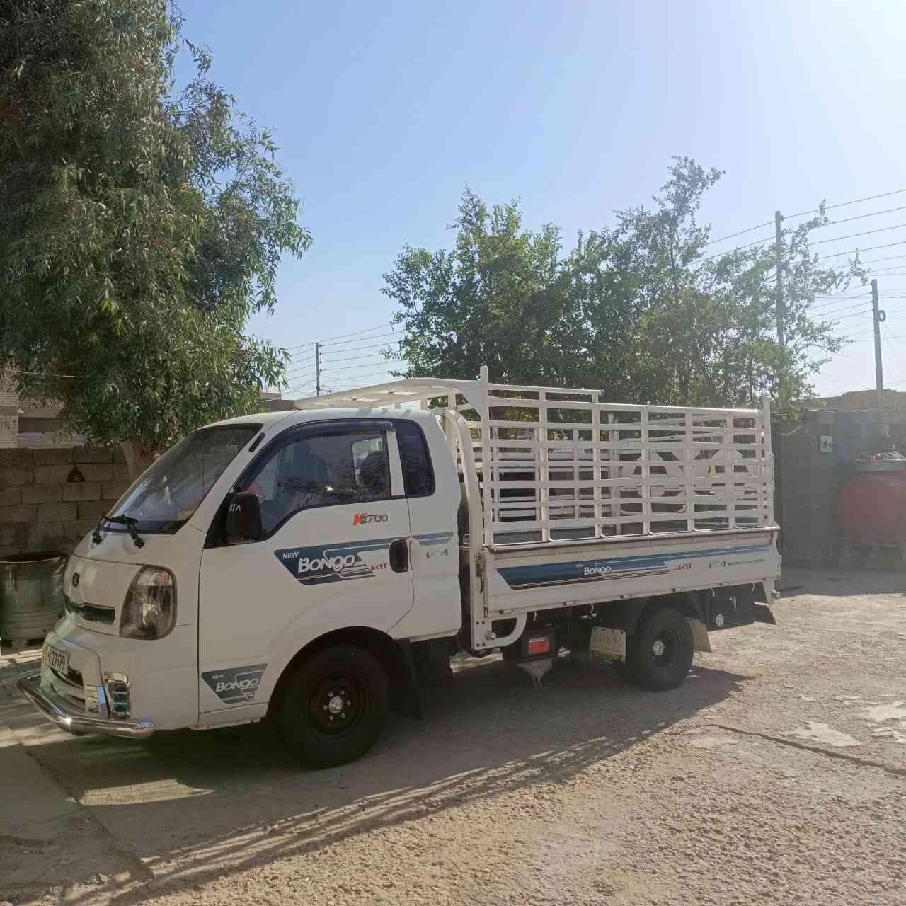 السلام عليكم 2015 نثيه مكفوله عام
رقم نكليزي واسط مشروع وطني 
تخم تاير وباتري قبل سبوع شادهن 
هزه جديده تشبول شاشه دوشمه عام 
مكان السياره بغداد الحسينيه راشديه 
سعر 112وبيها مجال بصيط 
اتصال ***********
