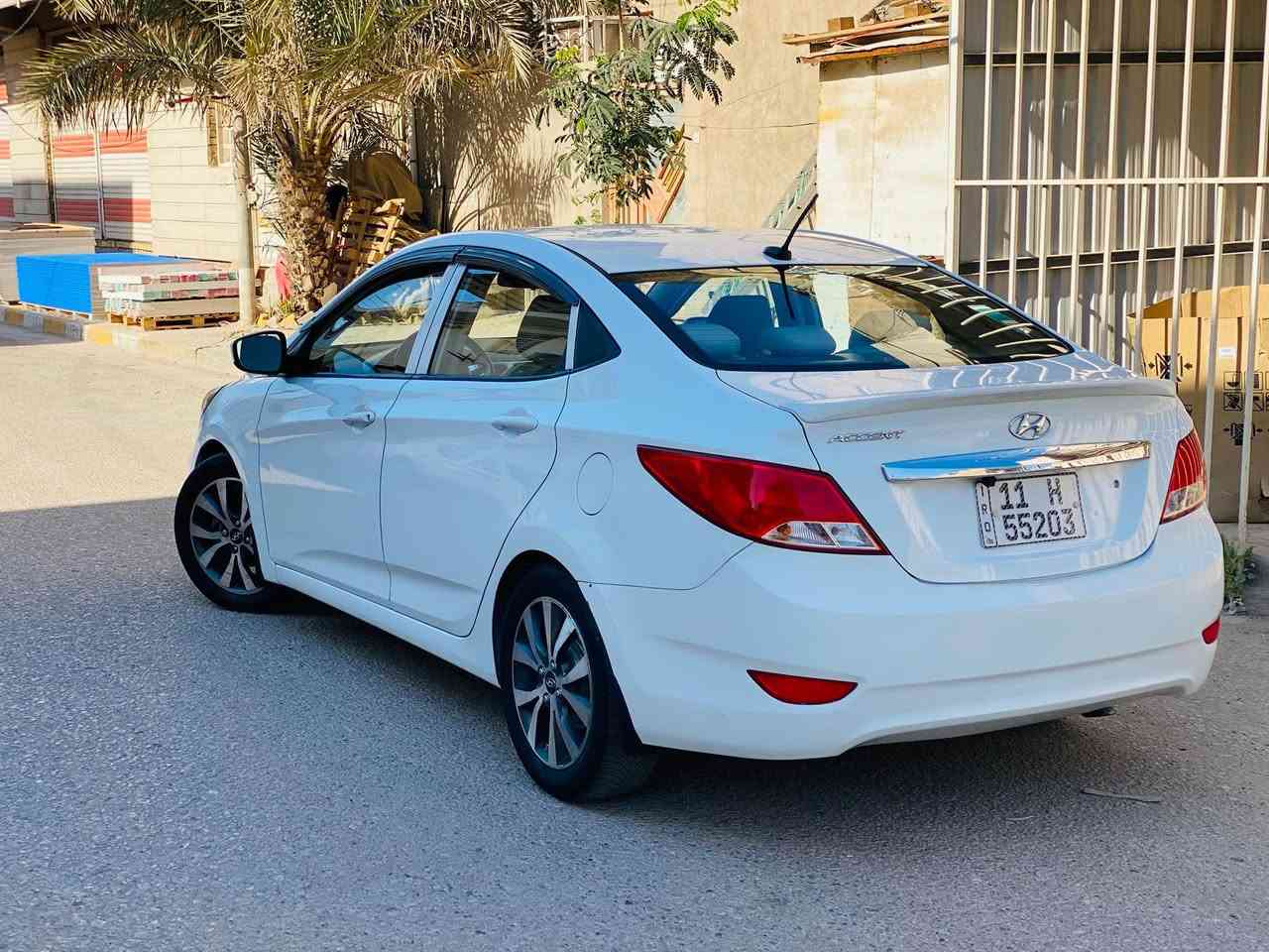 اكسنت 2016 امريكي 
محرك 1600 رقم بغداد بسمي 
جاهزه السياره من جميع النواحي 
بيه بنيد او نص جاملغ خلفي صبغ فقط 
مكانه نجف سعره 98 بيه مجال بسيط 
للاستفسار *********** النجف, العراق
