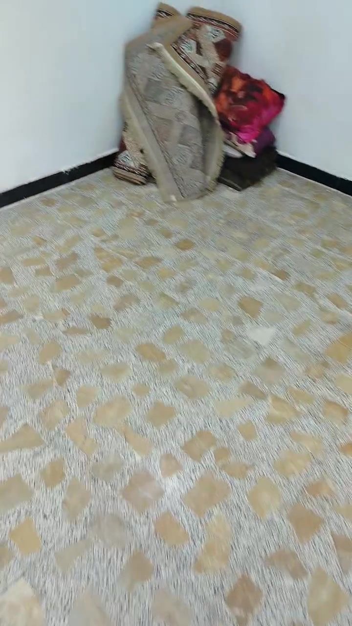 بسم الله 
بيت 100 م 8 في 12 دوانم شارع بيت موزان 3 فرع البيت داخل فرع 6 بيت ستقبال 5 في 4 غرفه 5 في 4 حولي 7 في 3 و75 حمام 2 في 2 منور 2 في 2 زائذ كراج مترين ونص وتواليت خارجي  سعر 75 وبيه مجال للشراي خدمات كامله والحمد لله  باقي تفاصيل بلخاص ملاحضه نواقص البيت 
1 - ارضيت الحولي 2-ارضيت غرفه النوم 3-ستاره وبيتونه
ستقبال وكراج البيت والحمام داخلي والخارجي والمنور كله سيارميك جدران و ارضيات كاشي


**إذا كنت صاحب هذا الإعلان وتريد حذفه لأي سبب، رجاءا أرسل رسالة إلى الدعم الفني**