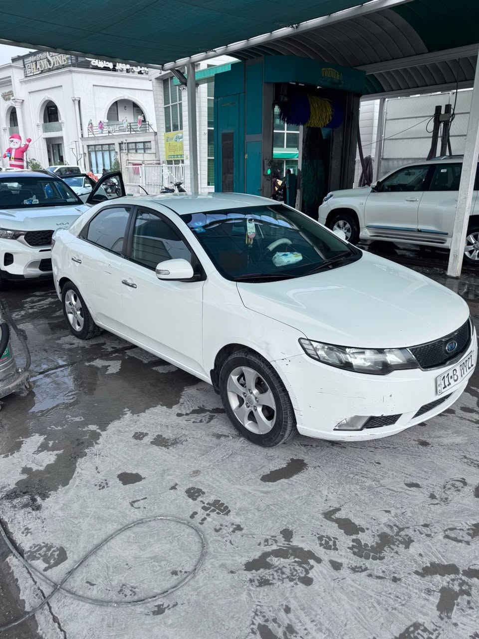 السلام عليكم
كيا سيراتو موديل 2011
وارد خليجي 
او بيهة صبغ قبق جنطة 
السيارة جاهزة رقم بغداد تحويل مباشر
كير مكينة تبريد كلة جاهز غرفتها حلوة  
صدر جديد قبل كم يوم شديتة مشط ستيرن فلنجات يعني الصدر عام مبدلة 
ذاكرلك كل التفاصيل السيارة او راح انشرلك سونار هم للسيارة 
مكاني بغداد الدورة شارع ٦٠ 
رقم *********** 
السعر 95$
