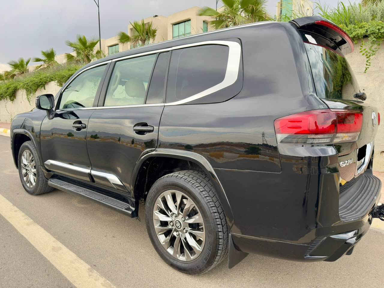 بسم الله الرحمن الرحيم
1️⃣تۆیۆتا لاندکروزەر مۆدێل ٢٠١١ کامل کراوە بە ٢٠٢٥ ناوەوە و دەرەوەی
2️⃣سەیارەیەکی جوان و پاك و بێ مەسرەف ناوو و دەرەوەی لۆك.
3️⃣ حزام بۆیاخ بێ سەقف ناوی نەگرتوە
4️⃣ ١٨٠ ھەزار کیلۆمەتر ڕۆشتوە
5️⃣مەکینەی نەکراوەتەوە بەشەرت ناوی کاتمی بۆ داندراوە
6️⃣گێڕ و مەکینەی لۆکە بەشەرت
7️⃣سێرڤزی کامل بۆ پێش و دوای کراوە چرکەی تیا نییە
8️⃣کامل جوانکاری بۆ کراوە
9️⃣ڕەقەم سلێمانی
🔟ژـ/ت *********** واتساپ&ڤایبەر
*********** السليمانية, العراق
