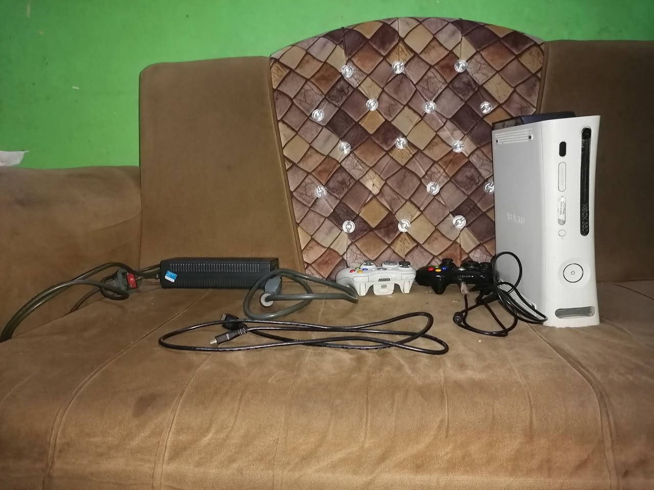 ايكس بوكس 360فول موصفات بي 80لعبه خزن داخلي للاستفسار الرقم*********** السعر80وبي مجال
