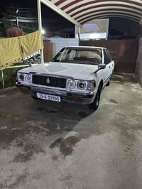 سيدان موديل ١٩٨٩ يسره بلاد سياره كامله محرك ٣٠٠٠ فيفتي وارد يابان برغي...