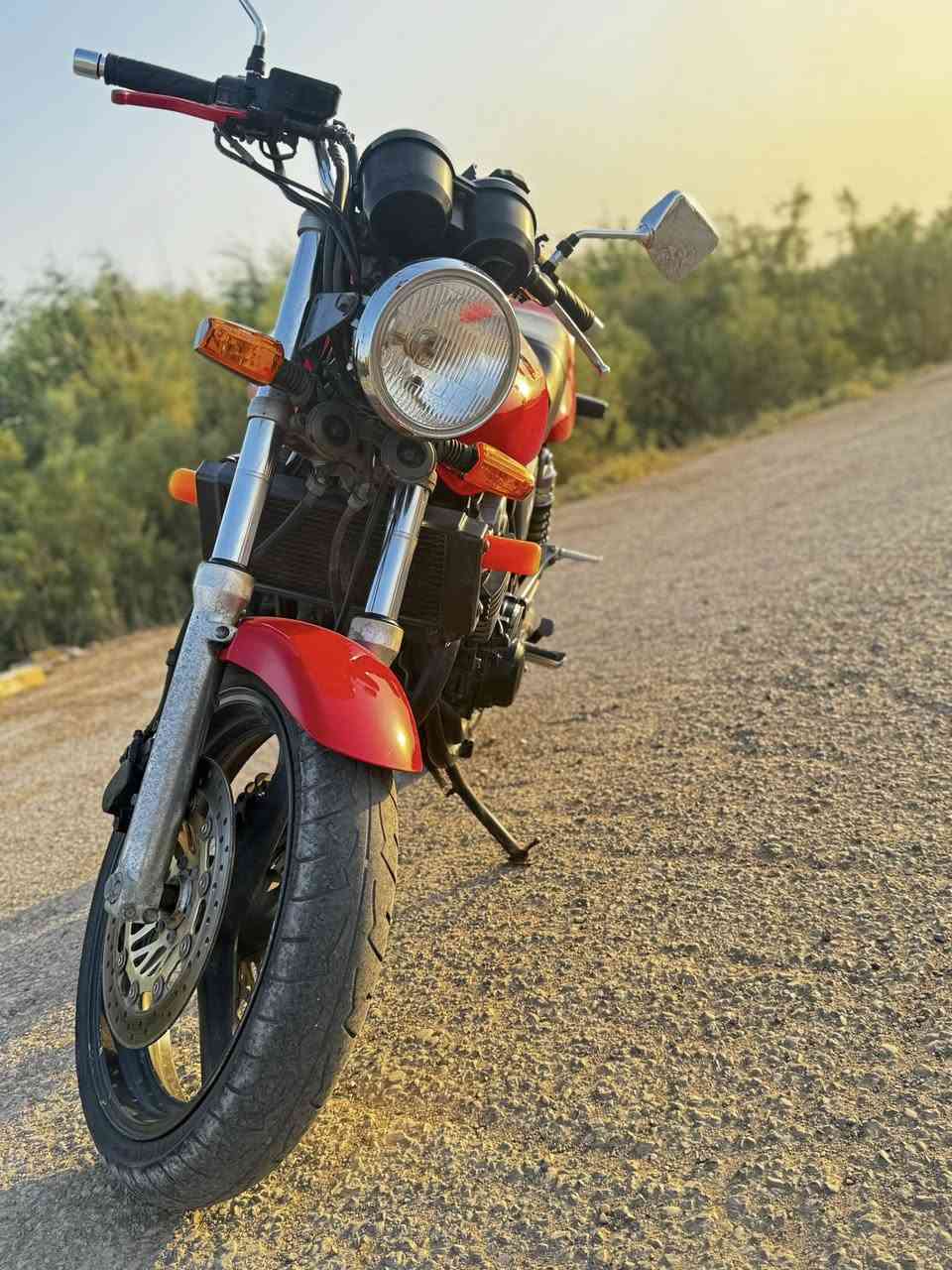 سيبي4 400cc ماشيه 68 الف
كفاله عامه من التاير للتاير ميحتاج احجي شي بعد 
مكاني بغداد بوبشام 
(***********)
