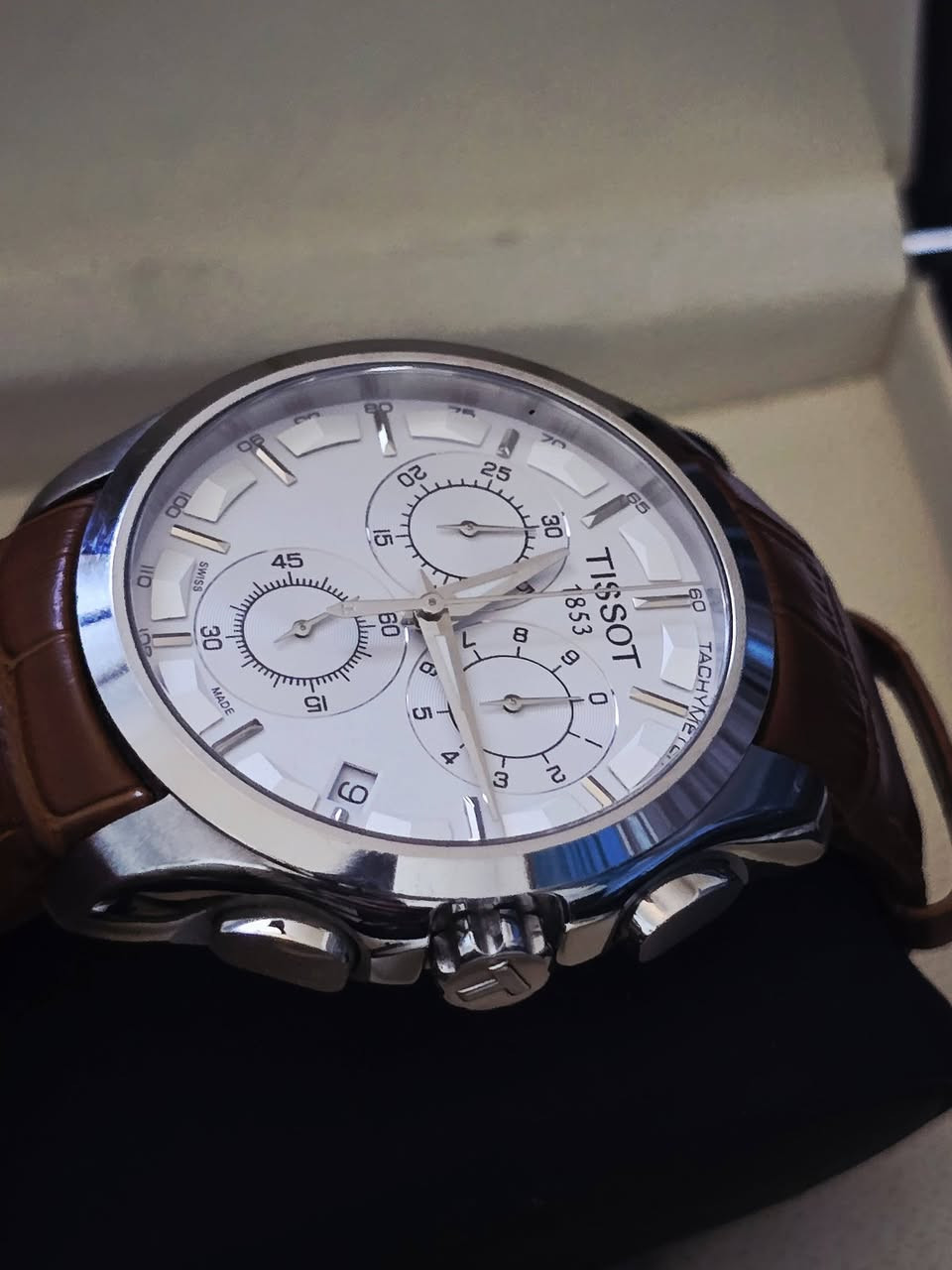 سويسري اصلي بطارية 
كونوكراف ستوب وتش سناتر شغاله 
جام زفير 
سير جلد مبدل قفل سير اصلي 
نظيفه جدا 
قطر ٤٢ بدون المداوس 

١٣٥ دولار 
المكان اربيل 
يوجد توصيل 
Samer Akeel AlJboory  

https://www.tiktok.com/@samerakeelwatch?_r=1&_t=ZS-92XzzfzgLln


**إذا كنت صاحب هذا الإعلان وتريد حذفه لأي سبب، رجاءا أرسل رسالة إلى الدعم الفني**