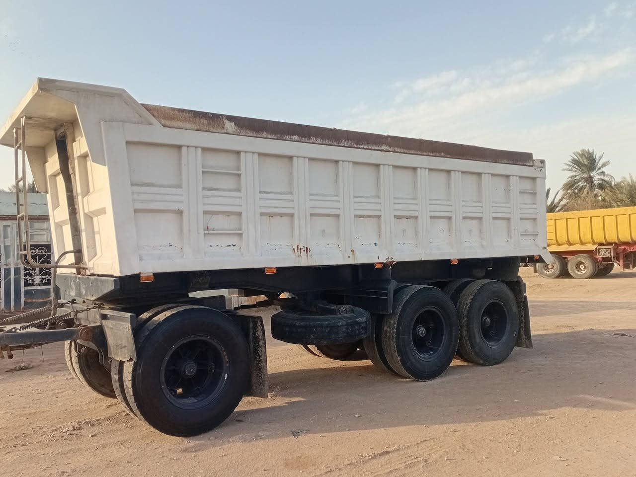 مقطوره علم للبيع طولها ٦٧٥ وزنها 9 طن تخم تاير مكفوله مكان صويره الاستفسار ***********//***********
