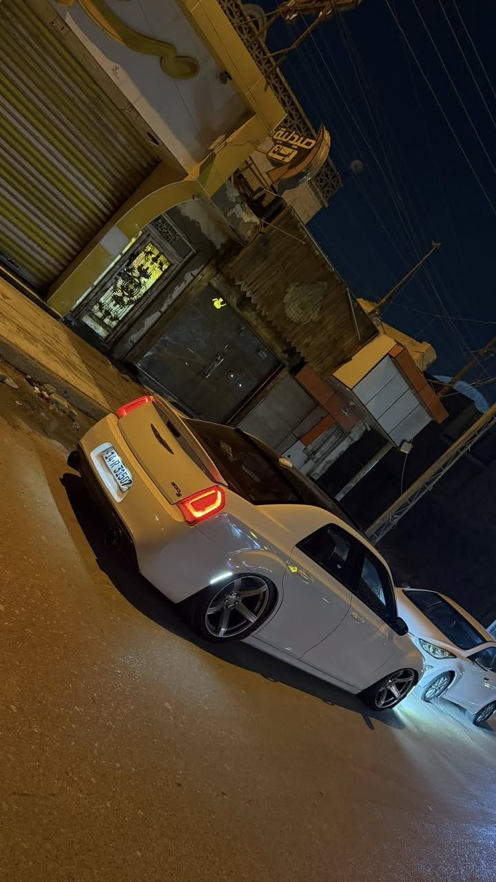 اوباما هيمي 2016 معلاية 2022
مرقم بصرة باسمي رقم دولي الجديد تحويل ثاني يوم
عليها جكات S2
السيارة فول مواصفات
كشنات جلد حضن
كشنات تدفئة
بانوراما 
دمام خلفي 
عليها دبات HT POWER ريمونت تفتح وتسد
السيارة مفرغة عليها داون بايب  ومبرمجة

بالنسبة للحادث السيارة من امريكا بدون حادث بدون ايرباك
بيه سرقة ال3 قطع الامامية  ومبدلات اصليات
وبيه كلير جاملغ خلفي وباب خلفي وتكمة وشوية من هذاك الجاملغ من اشتريته بيه طعجة وصبغت شوية منه والصور مال طعجة قبل لااعدلها موجودة

175
وبيها مجال

مكاني ناصرية

***********
