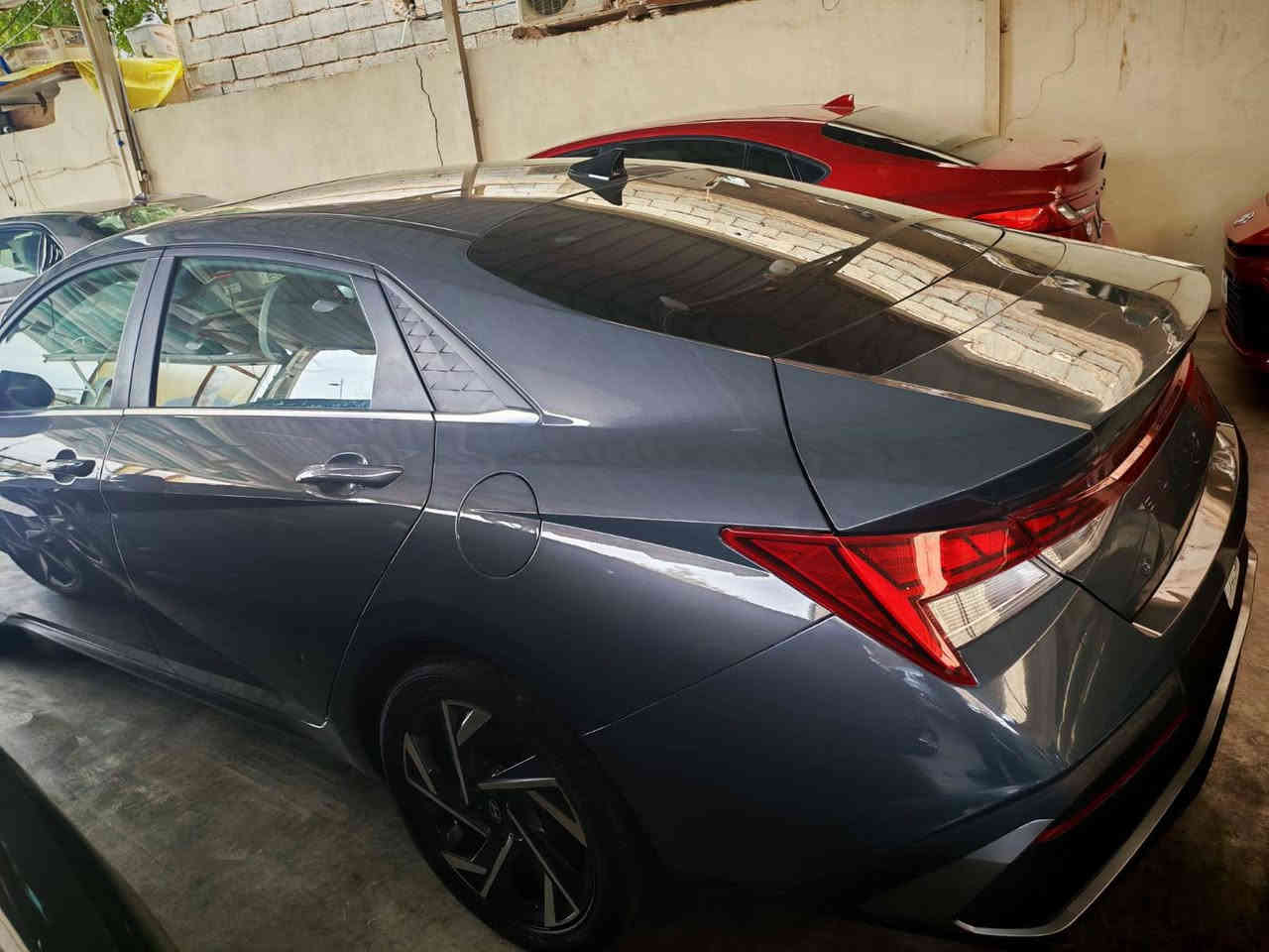 سلام عليكم النتره حره ماشيه ٣٩ كيلو بدون رقم شئون فني وين مايعجك سجل ضرر بنيد مصبوغ وشو بارد بل جاملغ  موديل 24سياره فول موصفات فتحه تحكات دواخل لونين كشنات جلد سياره احله من الصور السعر 165وبيه مجال العنوان الانبار قضاء هيت رقم تلفون ***********
