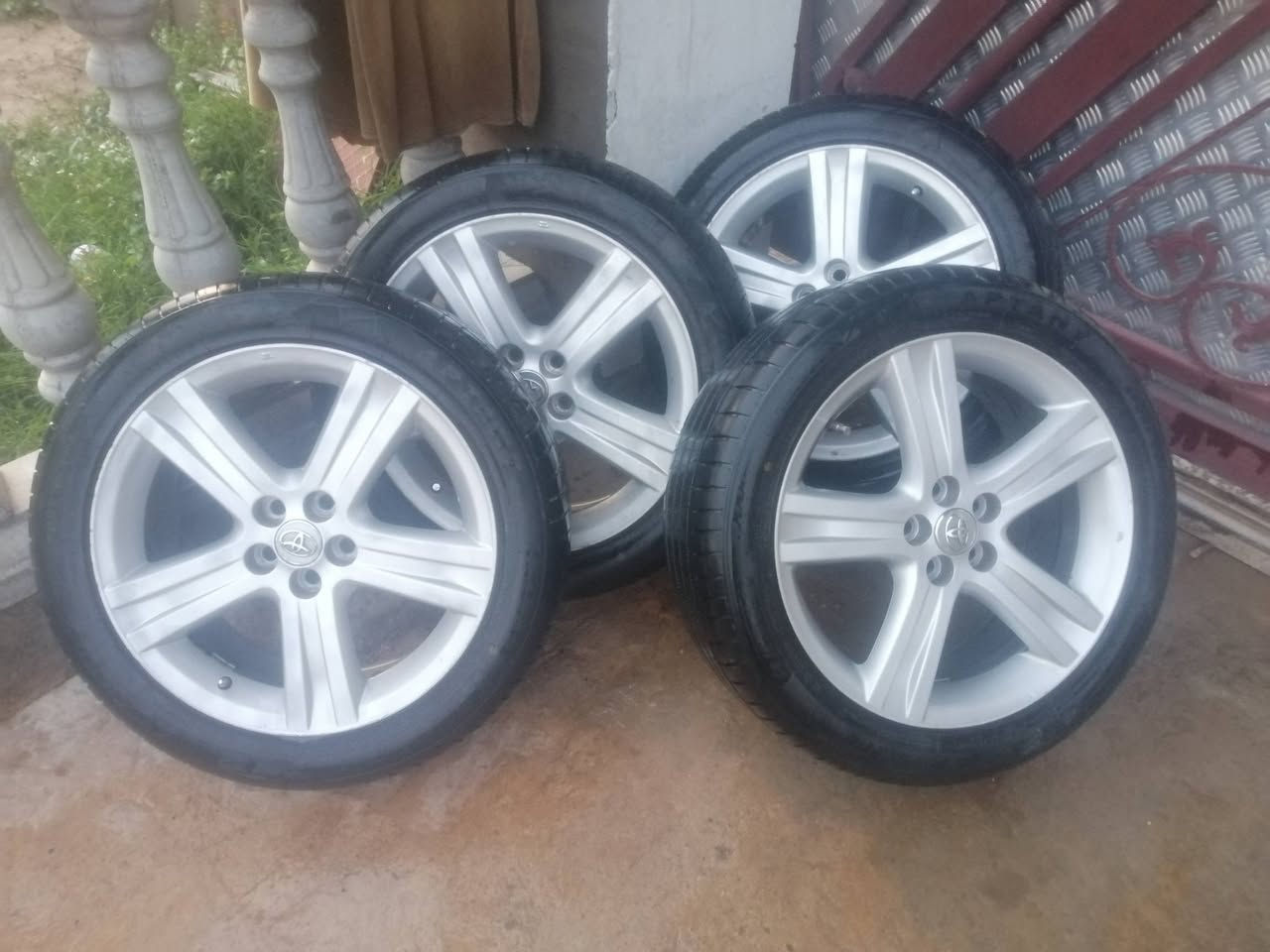 سلام وعليكم ويل كب مال كورلا 2013 S تايرت القياس 95_50_215 اخو الجديد ***********
