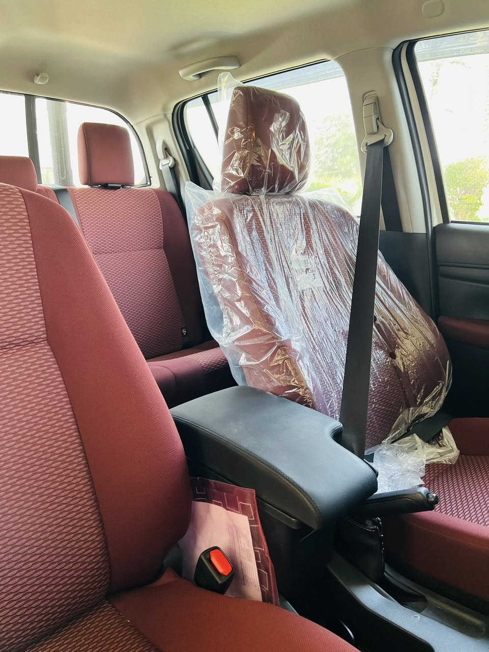 السلام عليكم للبيع بيكم هايلوكس ناصي رقم اربيل تريد تحويل تريد وكاله موديل 2025 السياره زيرو مامشيه كير عادي السعر 267 وبيه مجال حك جيها ***********
