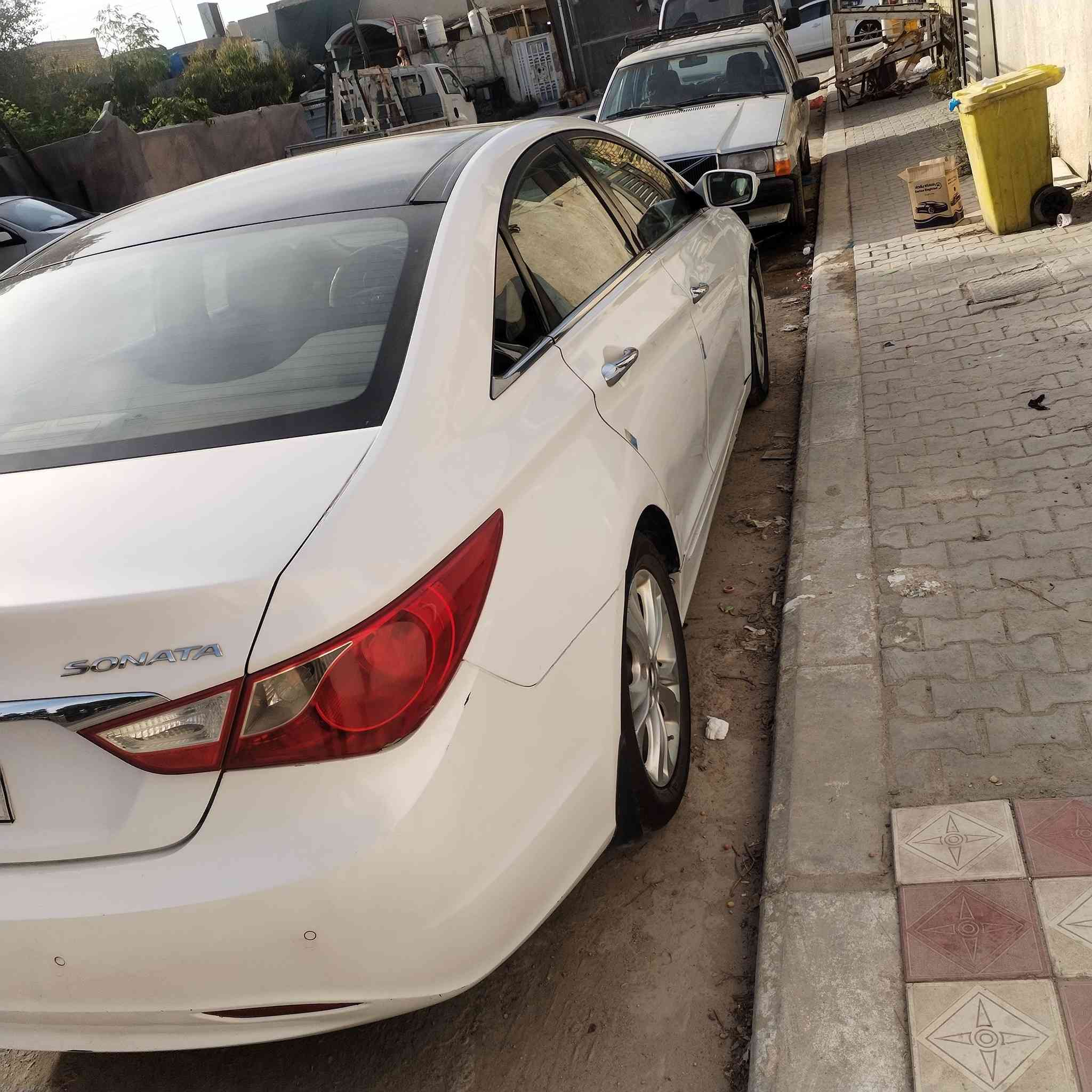 السلام عليكم
سوناتة مضلع مديل 2011 خليجي 2400
فول مواصفات عدا البصمة
بنراما شفتات ستيرن مري شفط كرسي كهرباء تبريد قطعتين فول هدا البصمة
السياره بيها قطعتين صبغ وبيها البنيد راجعة علي سياره ومسحوب ومعدل عايز تكحيل. نصبتها حلوه 
تبريدها عايز كمبريسر ، 
السعر ٩٧
وعليها غرامة ٧٥٠ يعني خمس ورقات تنزل من سعرها
يصير ٩٢
 العنوان النجف الاشرف 
للاستفسار
***********
