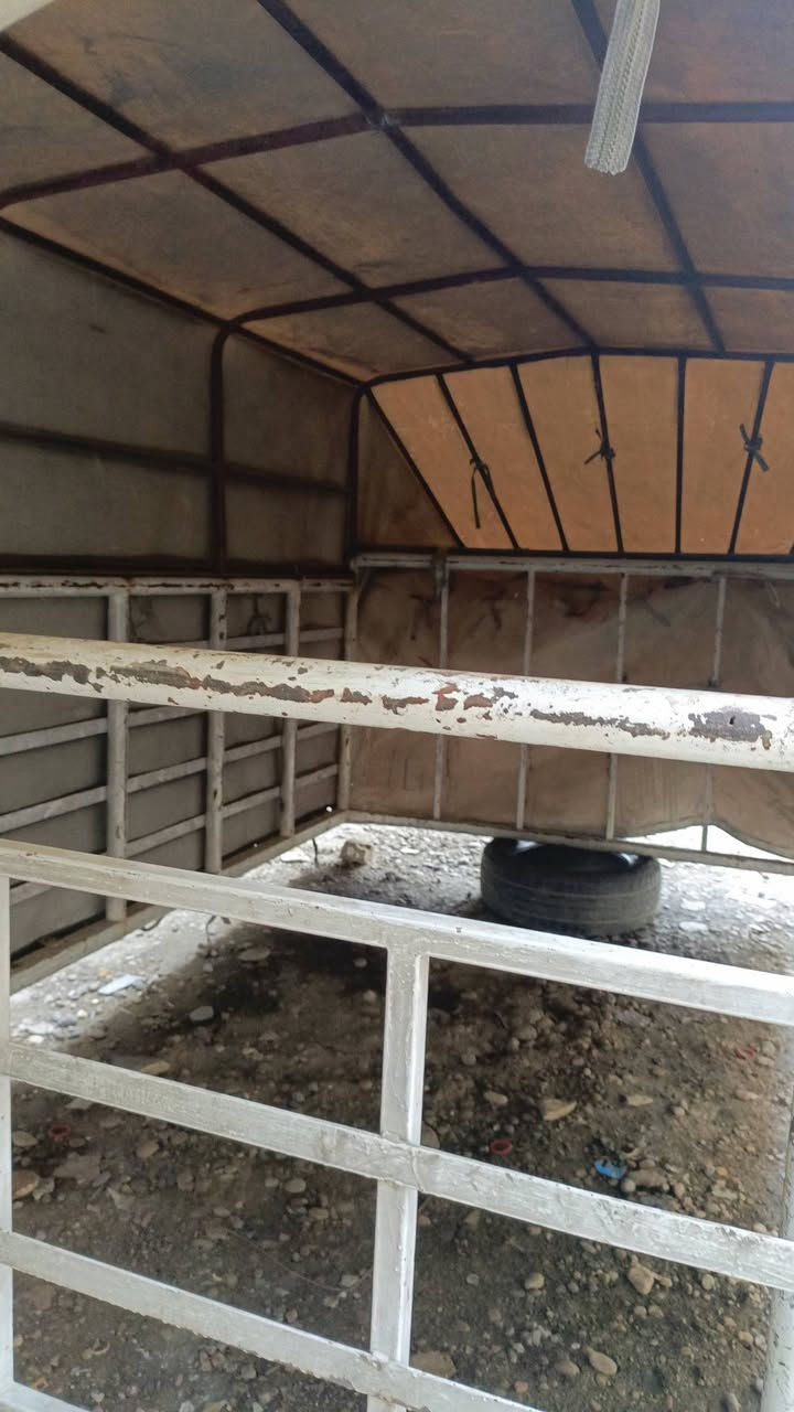 سلام عليكم للبيع امحجر مال كيا 2700 مع جادر مطري تفصال درجة اولى المحجر ابوالبوري مكفول  مكاني بغداد الدورة شارع 60 الشراي يتصل علرقم ***********
