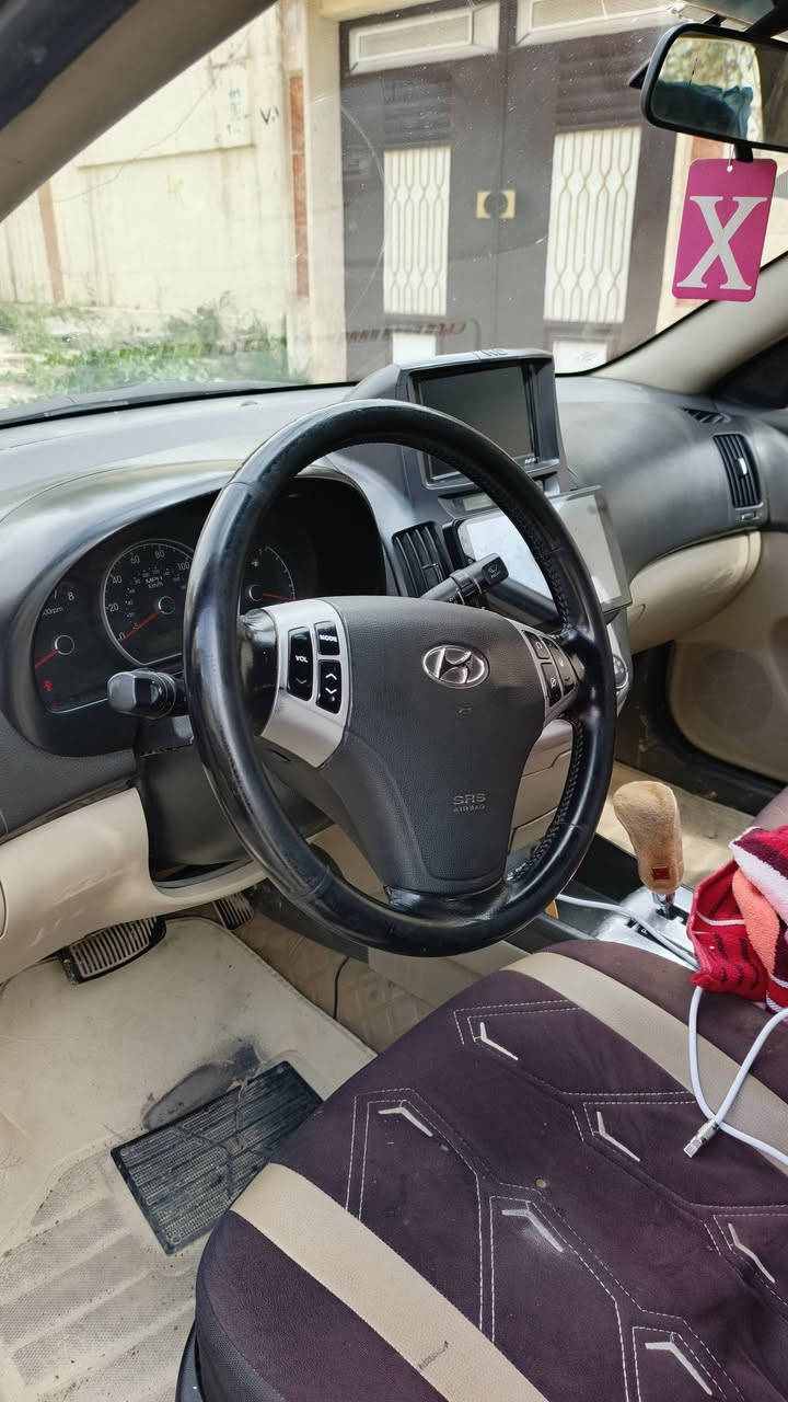 سلام عليكم سياره لانترا تكسي للبيع موديل 2010 امريكي كود واحد رقم نينوى كاربون مسطره منضومه غاز الاستفسار اتصل او واتساب***********
