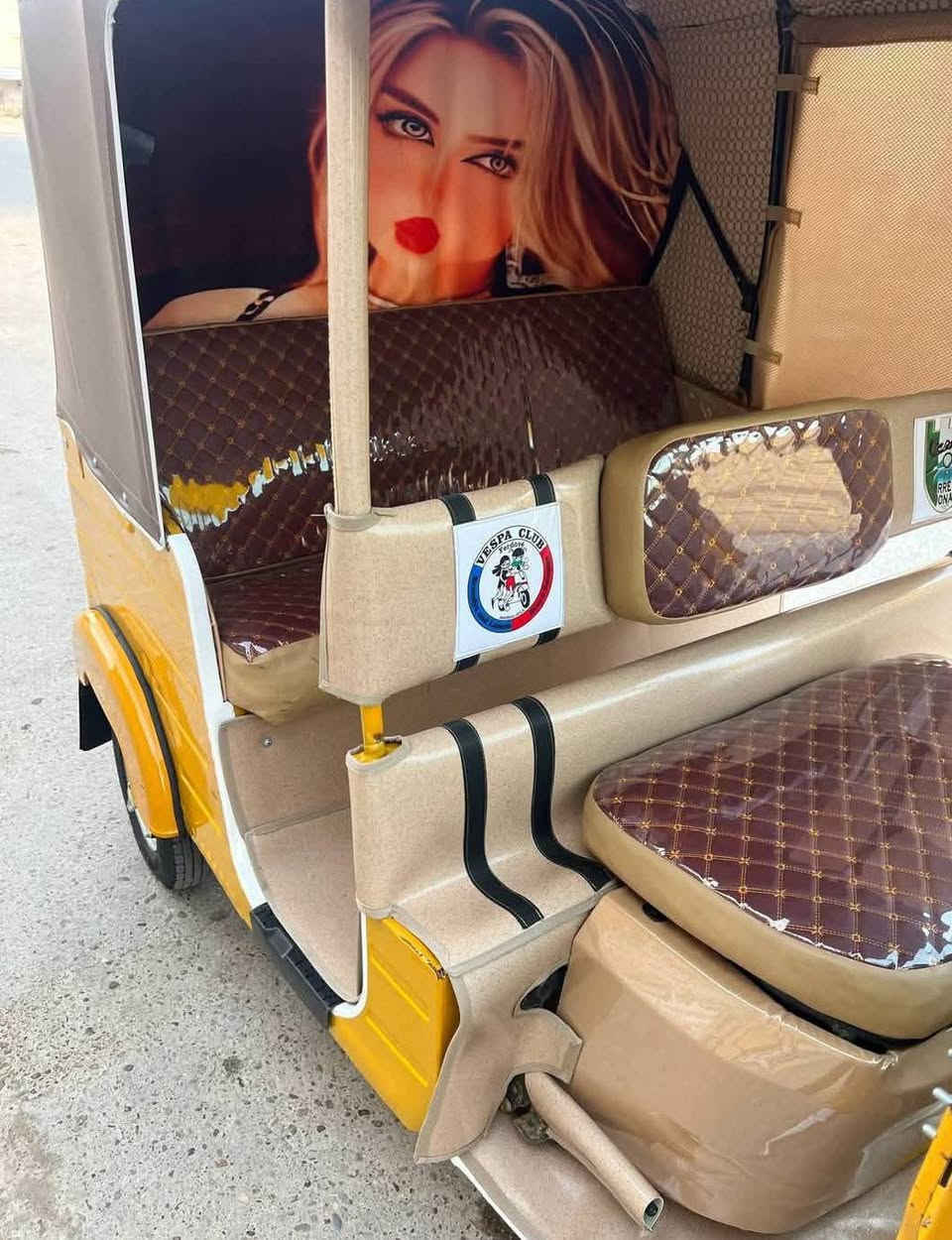 تكتك موديل 17 شهر العاشر أوراق مو رقم مكينة 19بيها ضربه خفيفة بالغد الأيمن السعر 4 ونص وبيها مجال  العنوان بغداد مدينة الصدر /الدسيم قرب حسينية شيخ وهاب رقم الهاتف ***********
