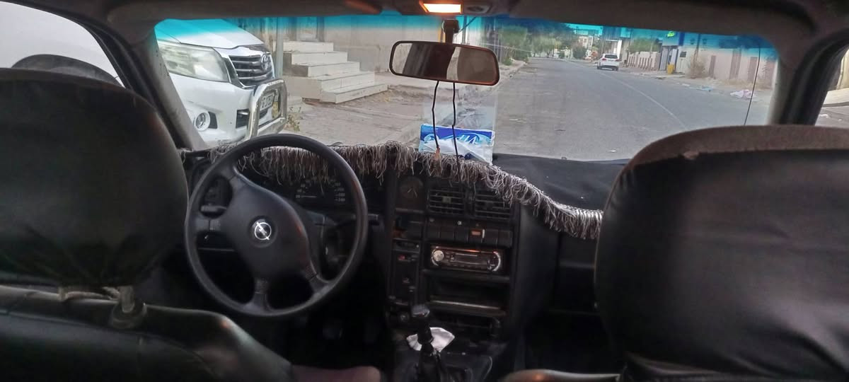 للبيع اوبل اوميكا موديل 92 محرك بي بخار كير شرط كهربائي كلها شغاله سياره نضيف شرط تحويل بي دفتر بابزين سعره 27بي مجال     ***********
