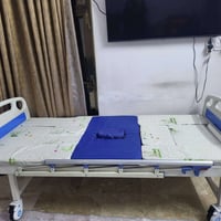 بيع سرير طبي مستعمل استعمال كم يوم نظيف جدا يعتبر جديد السعر ١٥٠ الف ا...