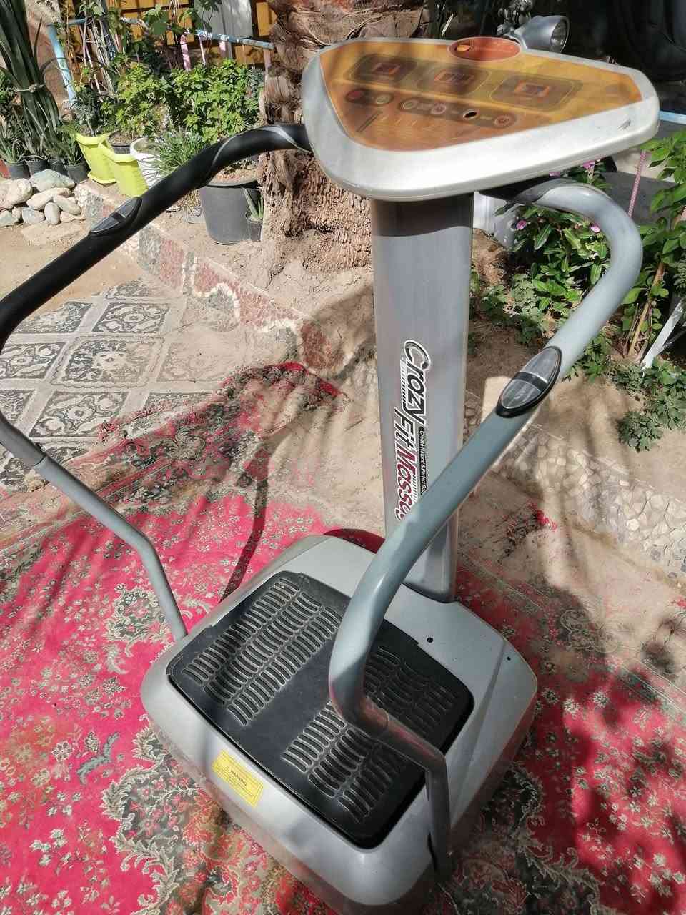 السلام عليكم

جهاز كريزي (هزاز) كبير عدد ٢  وحجم صغير عدد ١
نضيفات يفيدن اهل مواكب التدليك وجماعة الجم
سعر الكبير ١٥٠
 سعر الصغير ٨٥    
بيهن مجال بسيط وتدللون    للتواصل ***********
