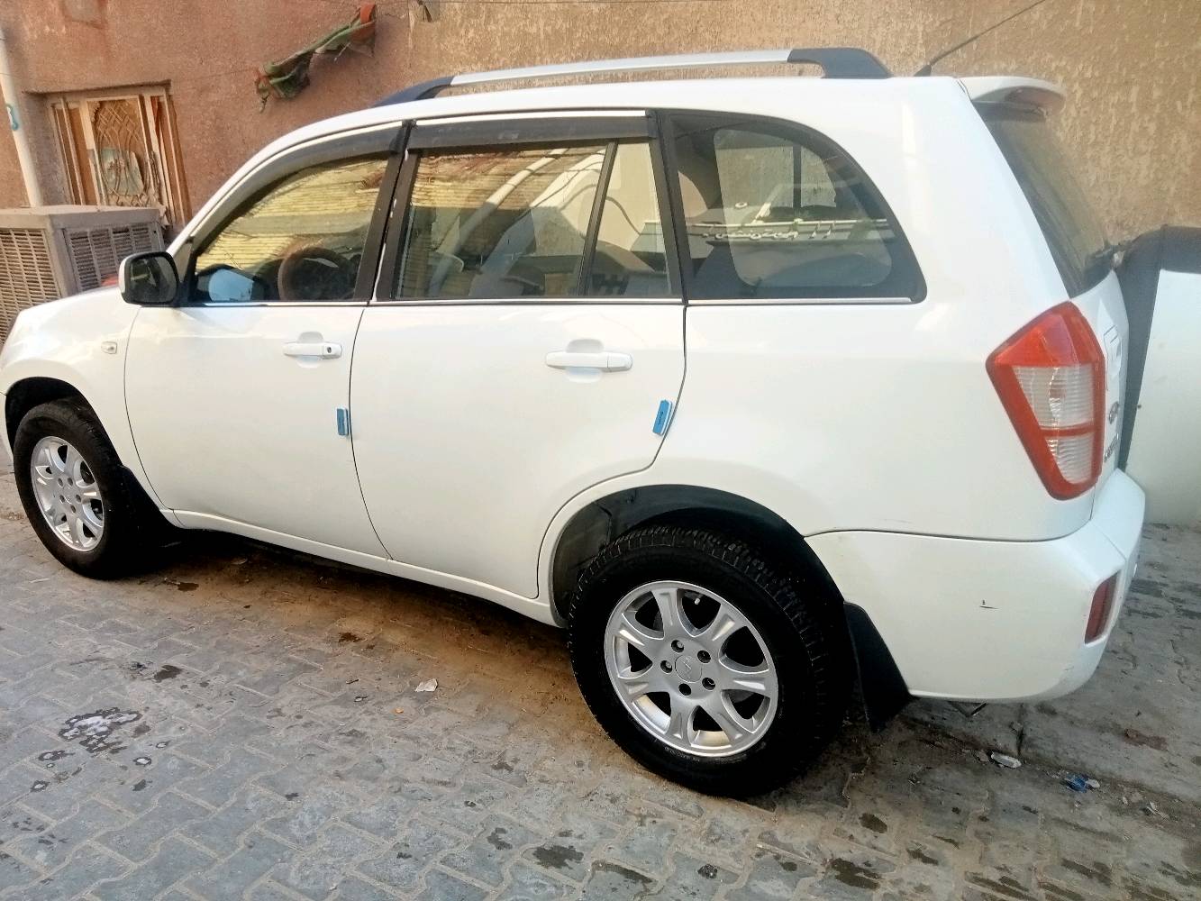 السلام عليكم. تيكو  موديل ٢٠١٤ كفاله كير ومحرك ستندر سياره جاهزه كلشي شغال بيها تدفئه وتبريد تخم تاير نظيف بيها صبغ بسيط جاملغ امامي والخلفي  رقم صاحب السياره***********
