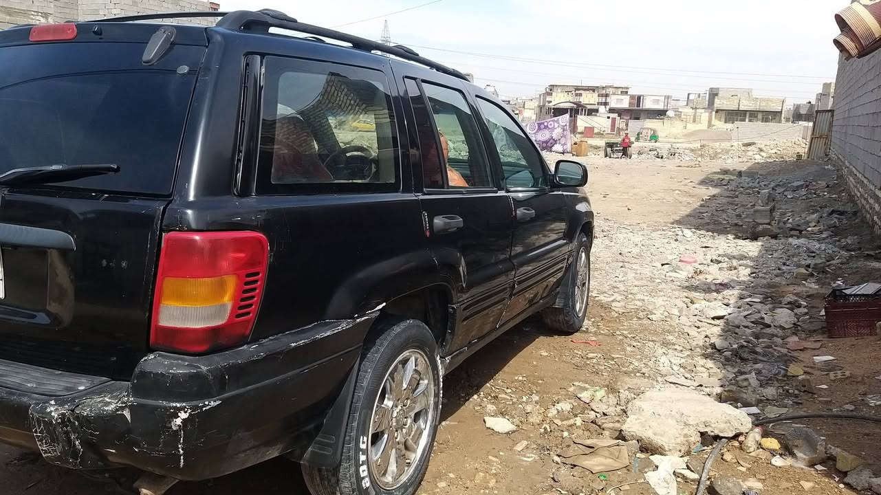 جيب شيروكي موديل ٢٠٠٠ بغداد محور ففتي ٣٠٠٠ بغداد حي اور ***********
