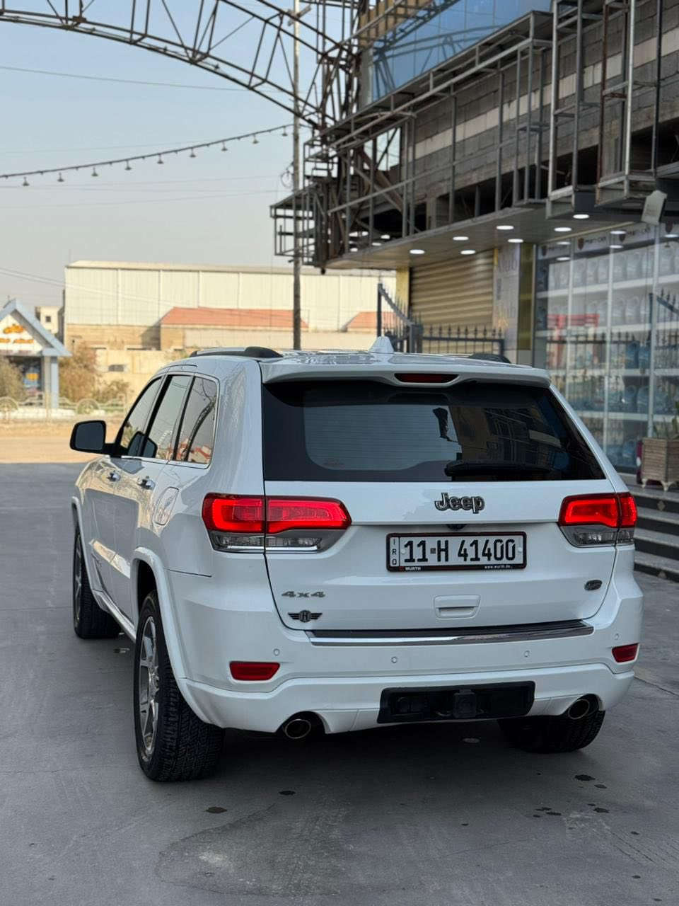 السلام عليكم جيب مديل 2015 رقم بغداد باسمي السياره مكينه أمريكي مكينه كير حداده كفاله 
السياره بيها صفحه صبغ 
مكان السياره بصره جمهوريه 
لاستفسار انتصل ما متواجد ع نت *********** 
السعر 188 قفل
