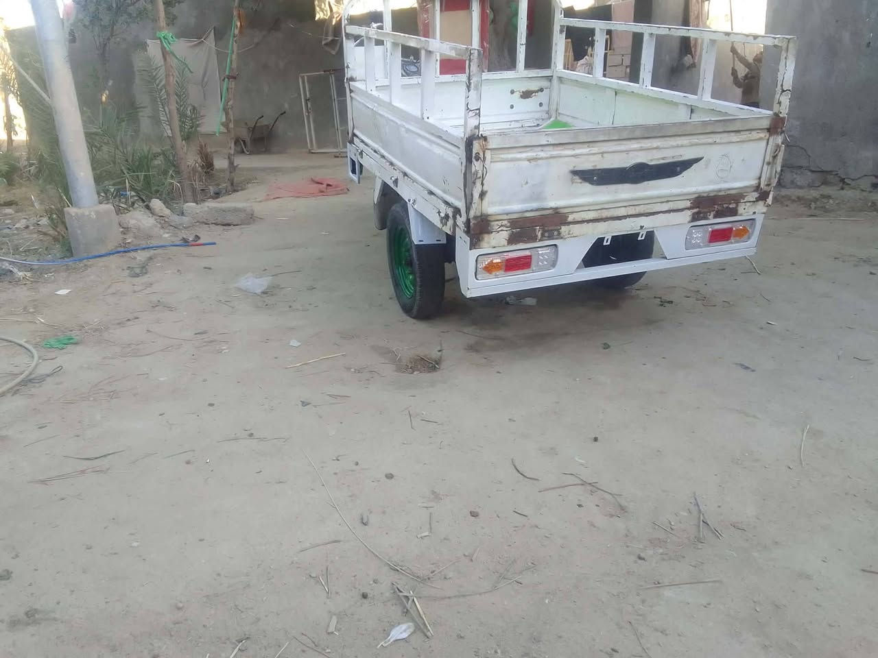 ستوتة للبيع كلك مديل 16
محرك 23 نضيف وناعم اكسن مكفول 
كهربائيات كاملة عوزهن ربط 
شاصي نضيف  بي باج من جوه شاصي 
مكاني مشخاب ***********
سعر 650  وبيها مجال بسيط
