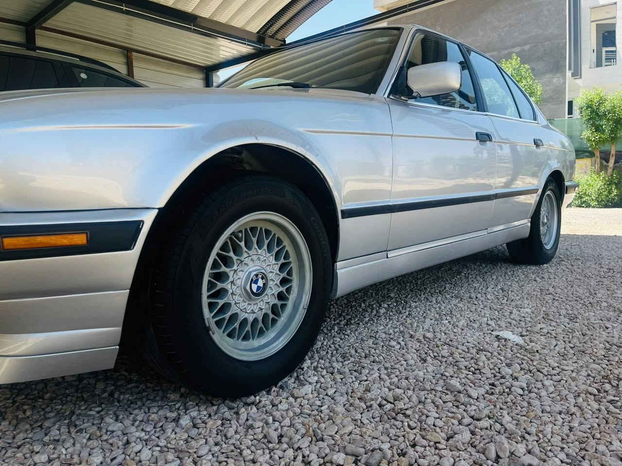 سلام عليكم
للبيع فقط 525 مسكر فانوس موديل 1993 رقم اربيل سنويه بسمي تريد وكاله او تحويل سياره جاهزه من حداديه وتبريد وتخم تاير مابيها نواقص.  دواخل جلد صاج كراسي كهرباء فتحه كل كهربائياته شغاله السياره نصبتها كلش حلوه وهاي صورها اليوم مصورها مكان السياره بلحله شارع 40 السعر 65 وبيها مجال للشراي.  ملاحظه مكينتها ادخن 
 الاستفسار ***********   ***********
#الجميع
