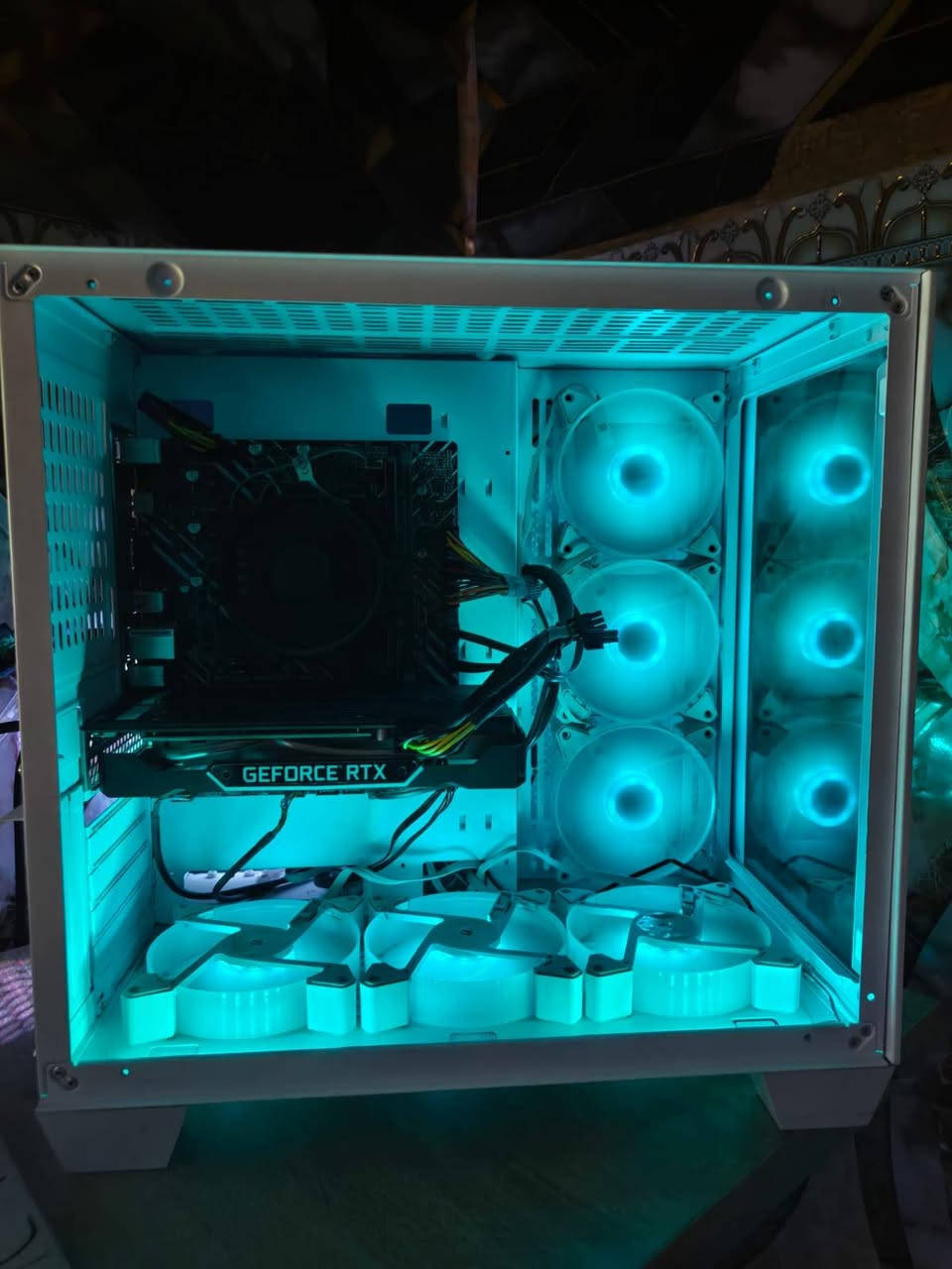 🔥 للبيع PC Gaming جاهز للألعاب 🔥
🔥 للبيع PC Gaming جاهز للألعاب 🔥

✅ المعالج (CPU): Intel Core i3-12100
✅ كرت الشاشة (GPU): Palit RTX 2060 12GB
✅ الرام (RAM): 16GB (2×8) Black Wolf DDR4 3200MHz
✅ اللوحة الأم (Motherboard): H610M-K4
✅ مزود الطاقة (PSU): Rocket 600W Silver
✅ التخزين: SSD 120GB + HDD 500GB
✅ الكيس: ESGAMING SEAVIEW 2001W

🎮 الجهاز جاهز للألعاب والاستخدام اليومي، ويشغل أغلب الألعاب على دقة 1080p بأداء ممتاز.

💰 السعر: 725,000 دينار عراقي 

📍 العنوان: بغداد – مدينة الصدر
📞 للتواصل: ***********
