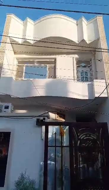 بيت بناء حديث طابقين مساحة ١٠٠م في حي الصديق عرب جلوب رقم العقار ٨٧١ شارع ١٠م مدخلها من شارع ٢٠ بضهر شارع ١٥ يتكون من استقبال ومطبخ بصاله الدرج و٣غرف نوم صحيات فوك وجوه وخارجية البيت كامل السعر مناسب ١٥٥مليون بي مجال مليون لو مليونين او ٣ هاي تبقى قناعة صاحب العقار اي استفسار اتصال وبخدمتكم مكتب ابو الخير للعقار اكو فديو للبيت اي استفسار راسلني واتس او خاص ابعثه الك تحياتي للجميع مكتب ابو الخير للوساطه العقاريه تعاملك مباشر مع صاحب العقار ***********
***********
***********
***********
