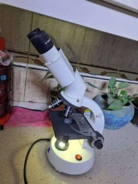 مجهر ZEISS عدد 5السعر ٢٥٠الف 07716817872