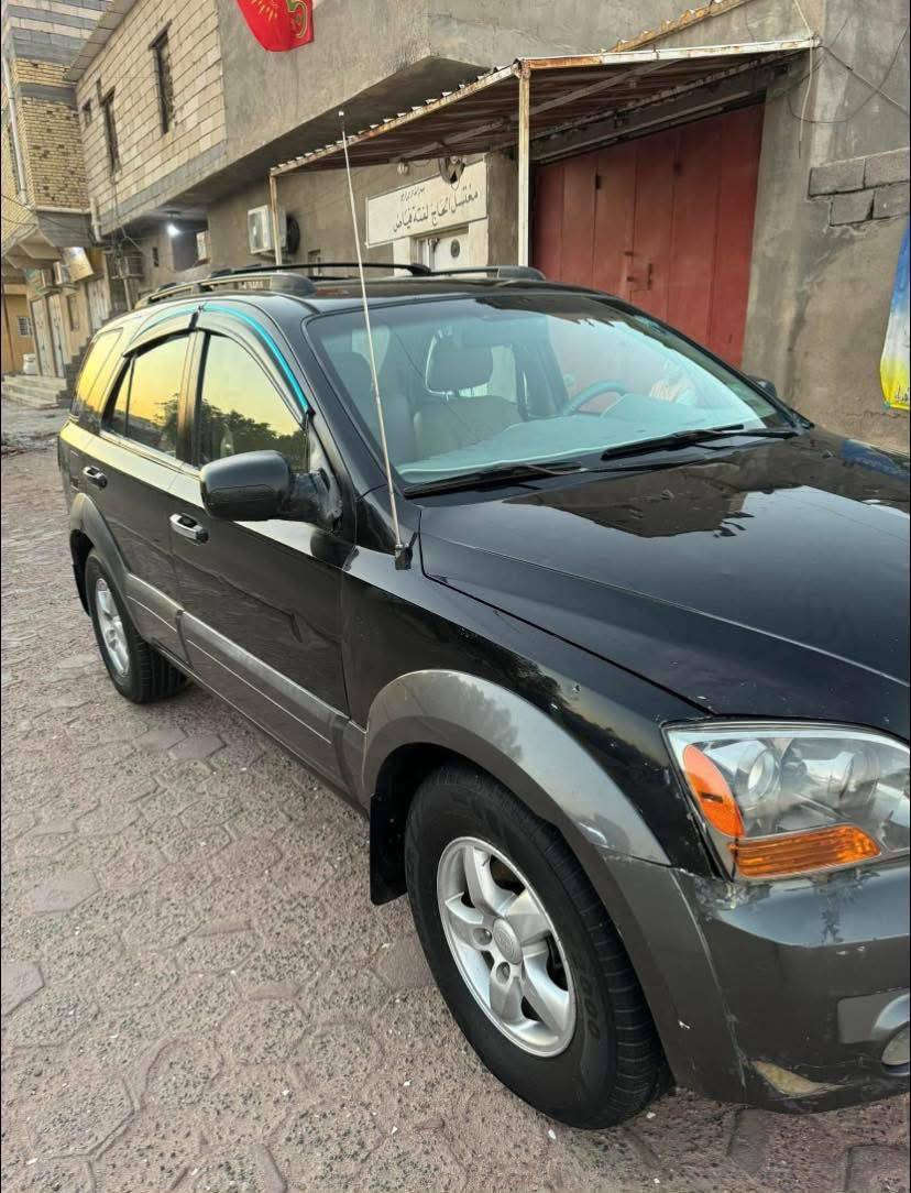 سلام عليكم سورنتو للبيع 
موديل 2007 محرك 3000 كير ومحرك محور 
سياره رقم بصره دولي 
سياره جاهزه من كل نواحي بديه على لبلاد نضيفه ما عده طكتين خفيفات تبريد ثلج تدفئه كهربائيات كله جاهزه طخم تاير جديد دوخله نضيفات سياره حلوه وتجي وتشوف ترايك وين ما تريد وموجود فيديو توضيحي 
رقم ***********
سعر سياره 70وبيه مجال
