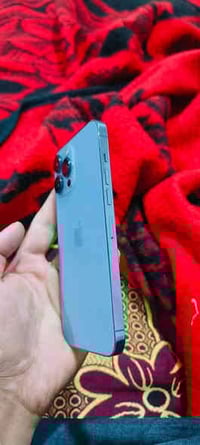 13 برو ماكس  ذاكره 256 بطاريه 94 لأ معلى ولا شي  مبايل وتر بروف  نموذج...