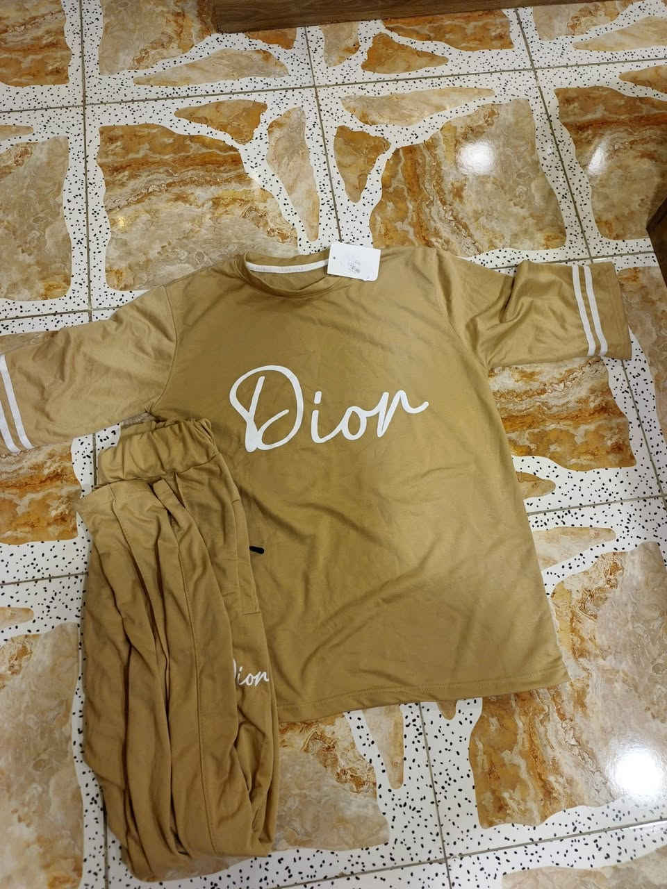 تراك ب٥ وثوب ب٥ يلبس وزن من ٦٠ الى ٨٠


**إذا كنت صاحب هذا الإعلان وتريد حذفه لأي سبب، رجاءا أرسل رسالة إلى الدعم الفني**