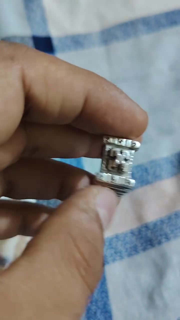 السلام عليكم اخواننا مجموعه من المجوهرات للبيع وبين الفيروس اللي شابويه


**إذا كنت صاحب هذا الإعلان وتريد حذفه لأي سبب، رجاءا أرسل رسالة إلى الدعم الفني**