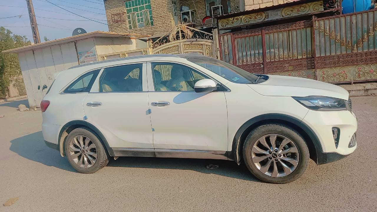 السلام عليكم. 
سورنتو للبيع موديل ٢٠٢٠ خليجي  
١_محرك ٣٥٠٠
٢_٣ قطع تبريد 
٣_ماشية ١١٥٢٢ اخت الزيرو
٤_بيها طخة بسيطة موضحة بالصور ومسحوبة PDR
٤_باسمي وتحويل ثاني يوم 
٥_شاحن واير ليس
٦_نظام الردار
٧_حساسات خلفي وامي + كامرة دوار
٨_كرسي السايق والي بصفة كهربائيات 
٩_ لايت زنون +صندوق كهربائي + بردات بالبوب الخلفية+ بنوراما
١٠_السعر ٢٨٥ وبيها مجال للطيبين 

وبعد بيها هواي مواصفات 
العنوان بغداد العبيدي قرب فلكة حي النصر 
للمعلومات اكثر الاتصال بالرقم/***********
