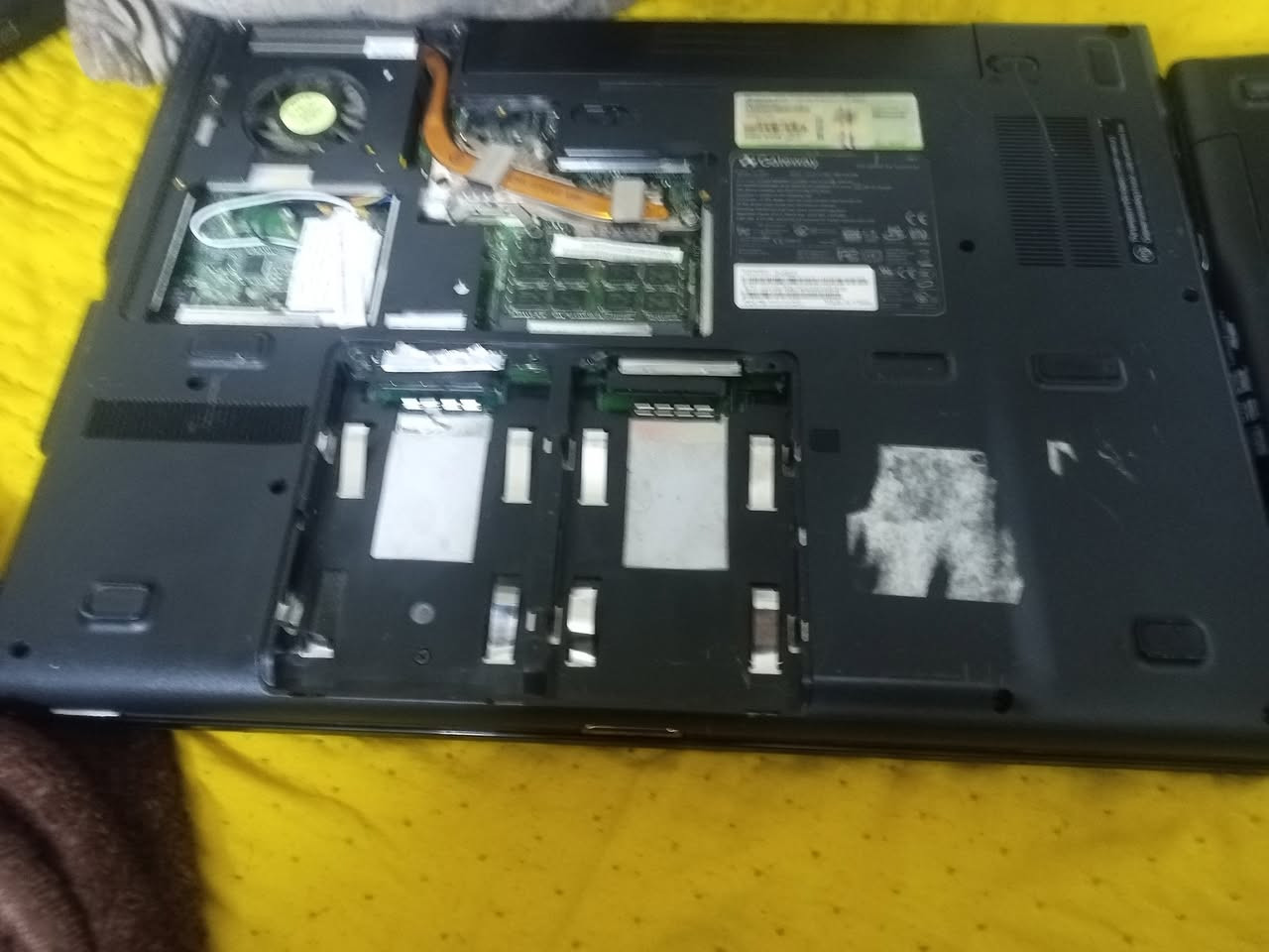 سلام عليكم ٣ لاب توبات بيع شلع مواصفات ماعرفهن كلهن شغالات وبطاريات هم شغالات بدون ملحقات ولا شواحن
السودة بدون هارد بيها كرت خارجي نفيديا والضهر مفتح مابي اقباقة
مكاني بغداد الجديده 
سلام عليكم ٣ لاب توبات بيع شلع ن


**إذا كنت صاحب هذا الإعلان وتريد حذفه لأي سبب، رجاءا أرسل رسالة إلى الدعم الفني**