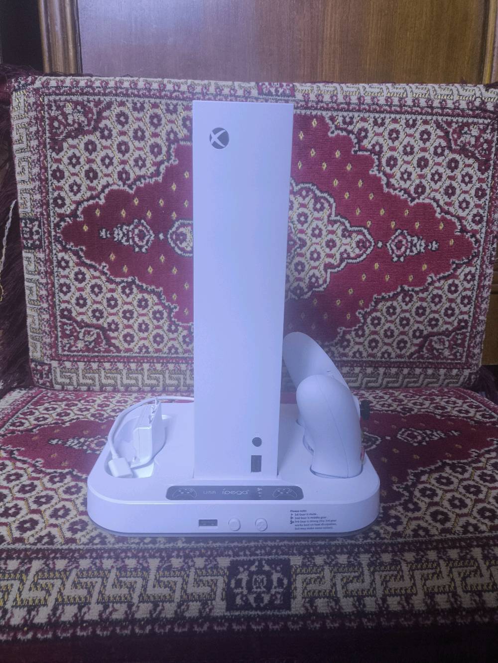 🔥 للبيع Xbox Series S 1TB 🔥
✔️ كارتونة أصلية موجودة 
🎮 جهاز نظافتة 100% استخدام 4 اشهر 
✔️ ستاند شحن + تبريد RGB
✔️ ألعاب منزلة وجاهزة
Forza Horizon 5 – GTA Online – FC 25 –
Call of Duty – Tomb Raider (3 أجزاء) –
Wukong – Dragon Ball – Human Fall Flat
خاتم 7 العاب 
📌 الجهاز واضح بالصورة 
واتساب: ***********
السعر: 480

شنو سعر البيع اللي طلبته؟: 
480
الجهاز بيه أي عيوب أو مشاكل؟: 
لا
وين موقعك بالضبط بالعراق؟: 
القادسية 
الجهاز يجي وياه تحكمات إضافية؟: 
كل ملحقاته موجودة