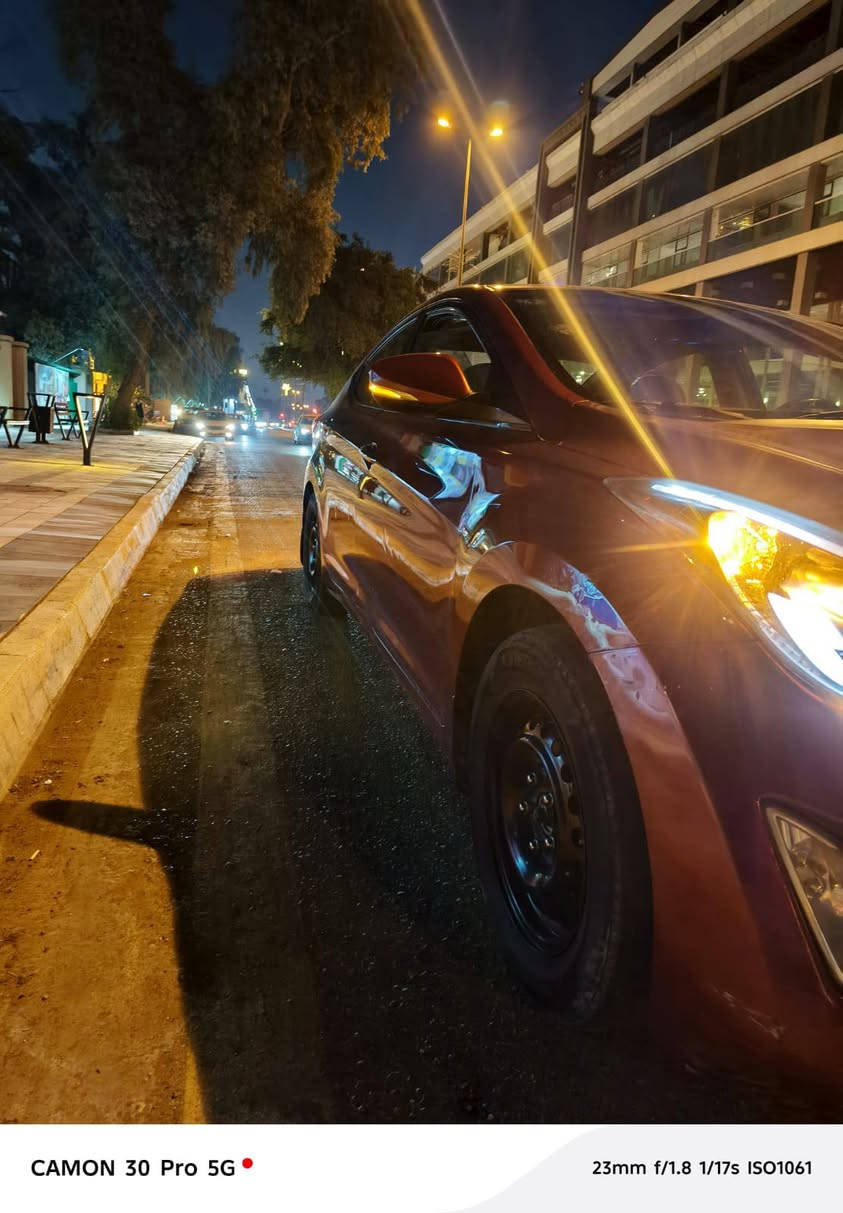 السلام عليكم 
الانترا موديل ٢٠١٦ سيارة بسمي سنوية لحد ٢٧ فول موصفات تدفئة  كشنات  لايت لد زنون تحكم ستيرن بصمة السيارة بيها منضومت غاز بعدها بالضمان السيارة عليها ادامة 
صدر امامي خلفي شادي جديد السيارة حادثها بس دعامية امامية وجوة قبق البانزين شوية صبغ الباقي مكفول مكاني بغداد البياع 
‏‪***********‬‏
