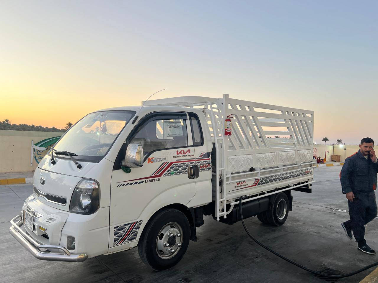 بيع مستعجل 
كيا فحل 2015 رقم واسط بسمي  تحويل مباشر مكفوله كفاله عامه من الضربه والصبغ 
گير ومحرك واكسل وشاصي كفاله عامه 
تبريد ثلج . 
محور تاير ويل 14 
تانكي گاز 120لتر 
تخم تاير لاسا تركي جديد 
سياره مال جناي ما تحتاج بس ستر الله 
128 وبيها مجال بسيط 
للاستفسار الاتصال ع الرقم ***********
