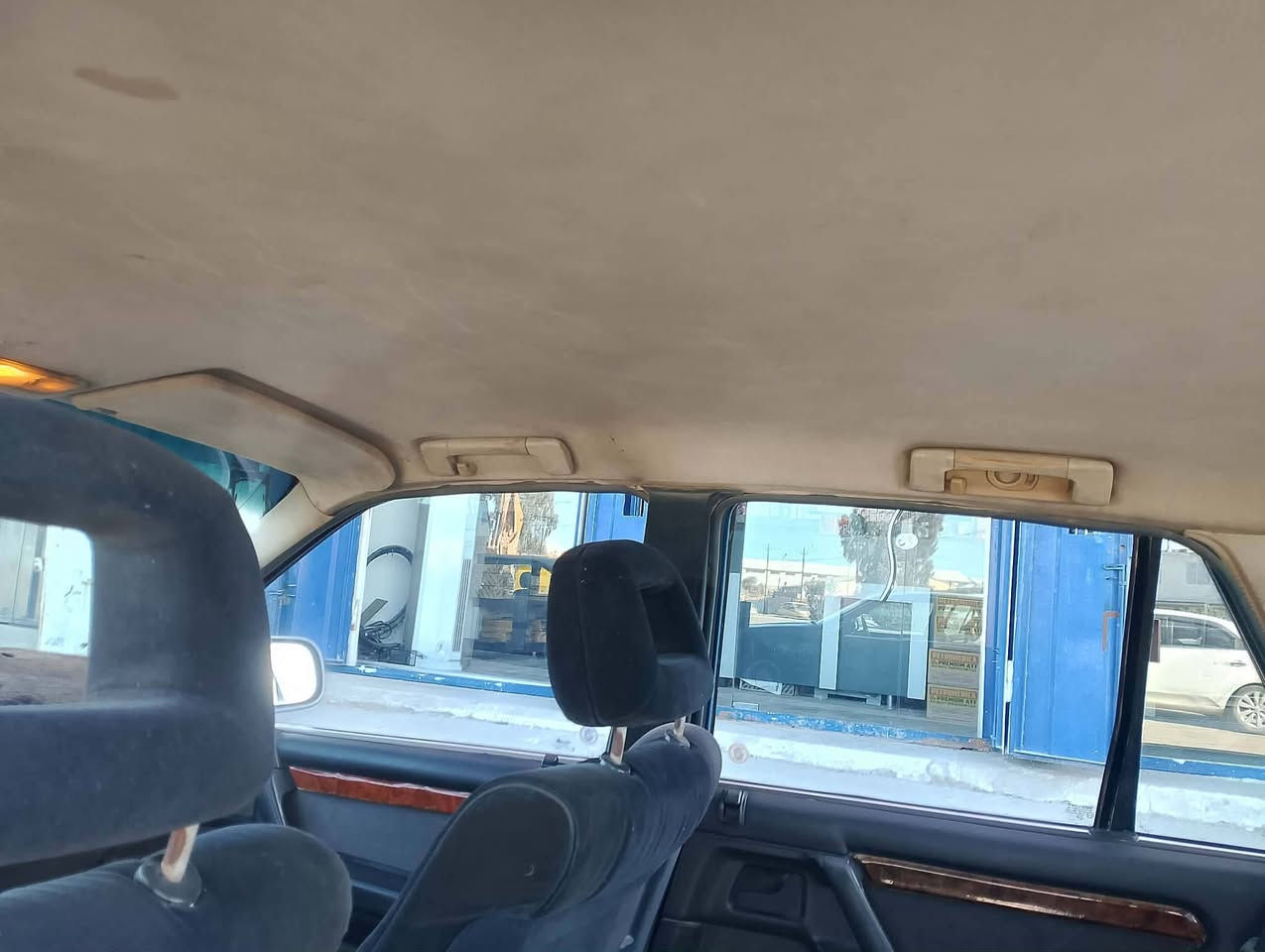 السلام عليكم اوبل سيناتور للبيع مكينه اثر نفخ كير  شرط جوم كهرب قفل مركزي طخم تايه جديد رقم انكليزي سنويه باسمي صبغ عام جماليه بدون حادث شرط اني الشرعي كابون ورقي بيهه مكان السياره موصل الايسر ،(***********)(***********)
